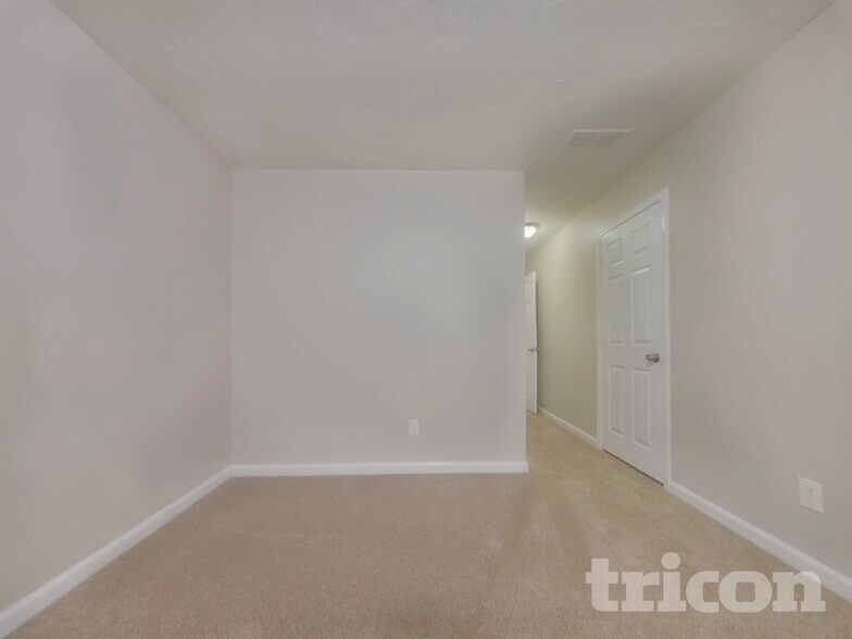 Building Photo - 3070 Country Farms Dr