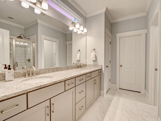 Building Photo - Charming 4 Bedroom Cottage Available in Ogden, NC