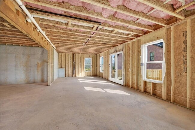 Building Photo - 405 Thunder Rd