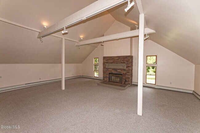 Building Photo - 1412 River Rd