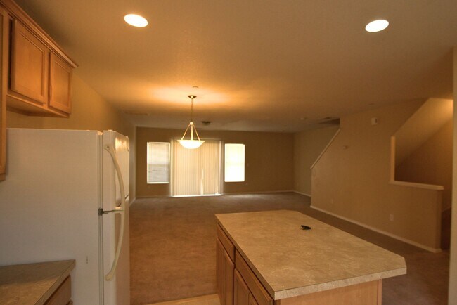 Building Photo - Lafayette 12 Plex