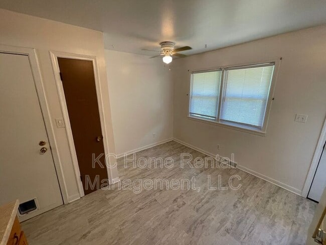 Building Photo - 236 Bonaire St