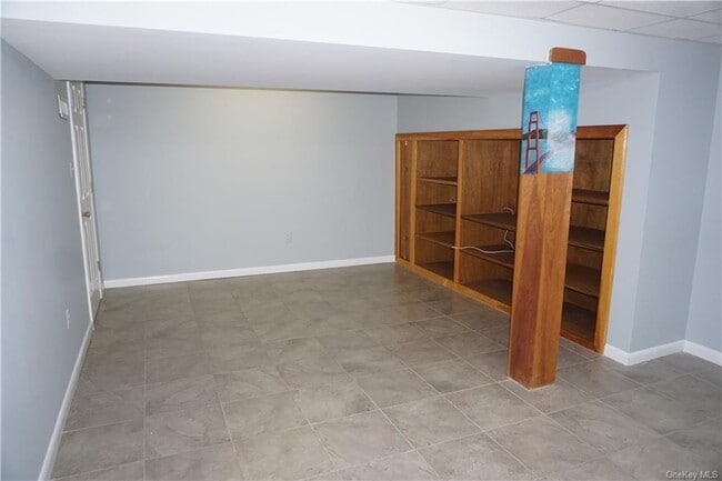 Building Photo - 40 Ludvigh Rd