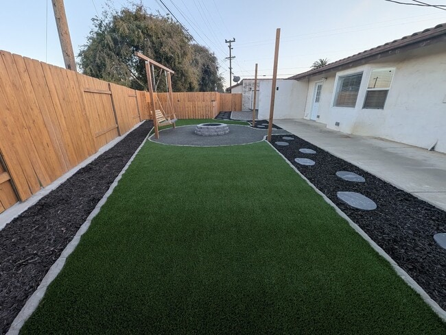 Building Photo - 3334 Fair Oaks Dr