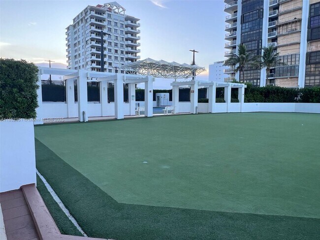 Building Photo - 6365 Collins Ave