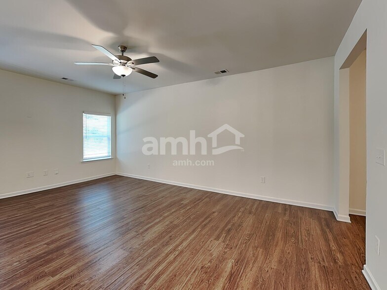 Building Photo - 701 Woodall Rd