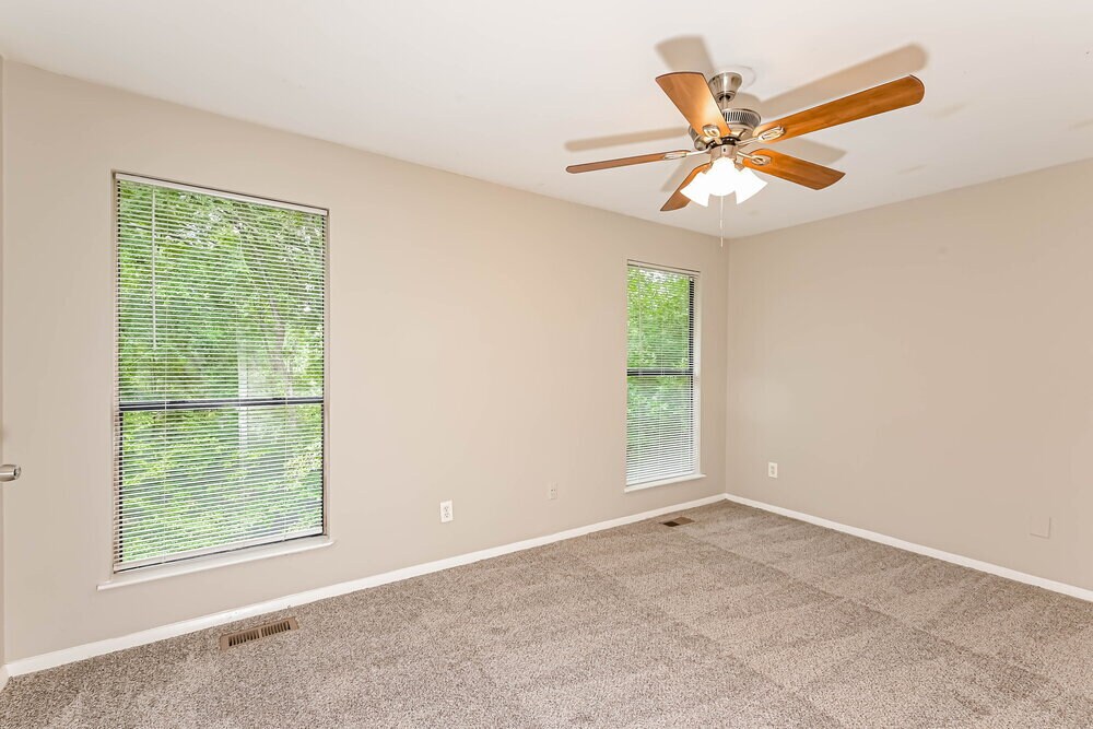 Building Photo - 3592 Riverchase Dr