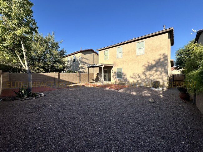 Building Photo - 3505 N Sierra Springs Dr