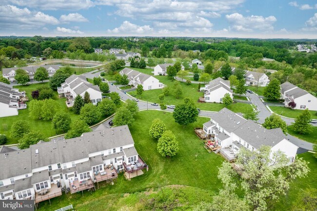 Building Photo - 158 Maloney Terrace