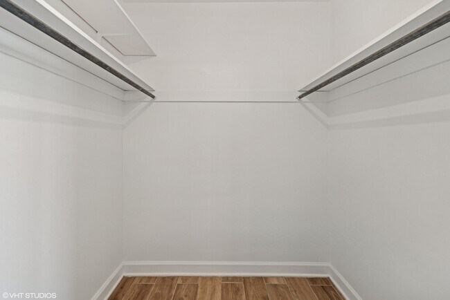 Building Photo - 330 W Diversey Pkwy