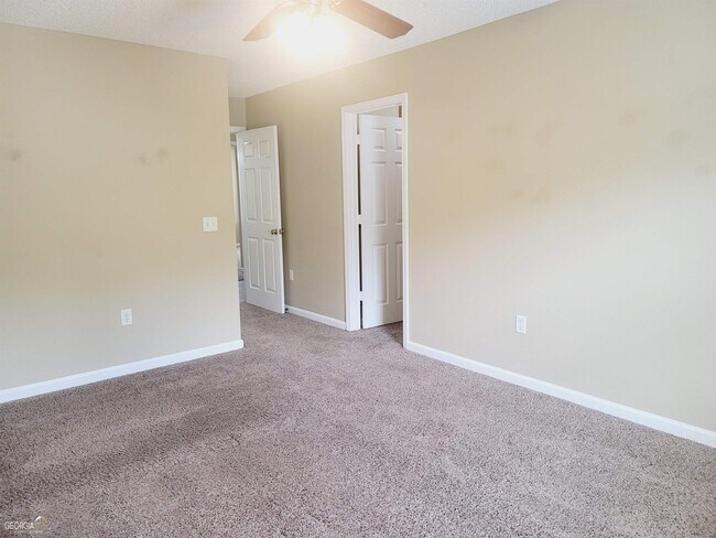 Building Photo - 6007 Towne Pk E Dr