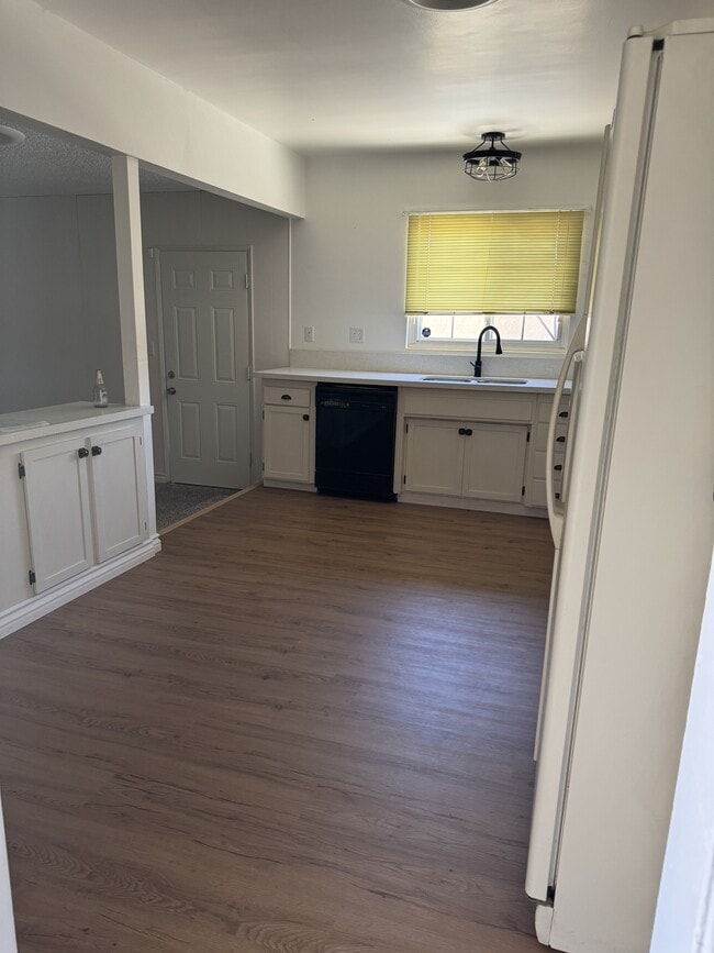 Building Photo - 2209 Carol Pl