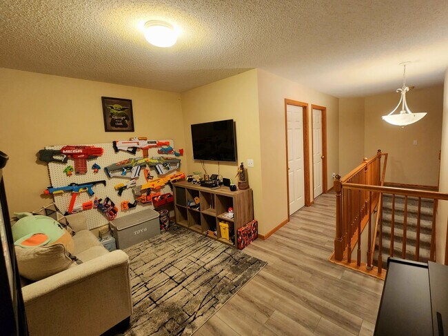 Building Photo - 862 Princeton Ave