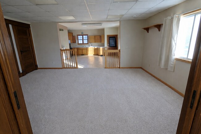 Building Photo - 136 Main St