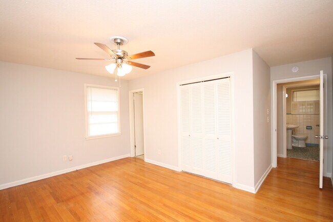 Building Photo - 7620 Charlotte Dr SW