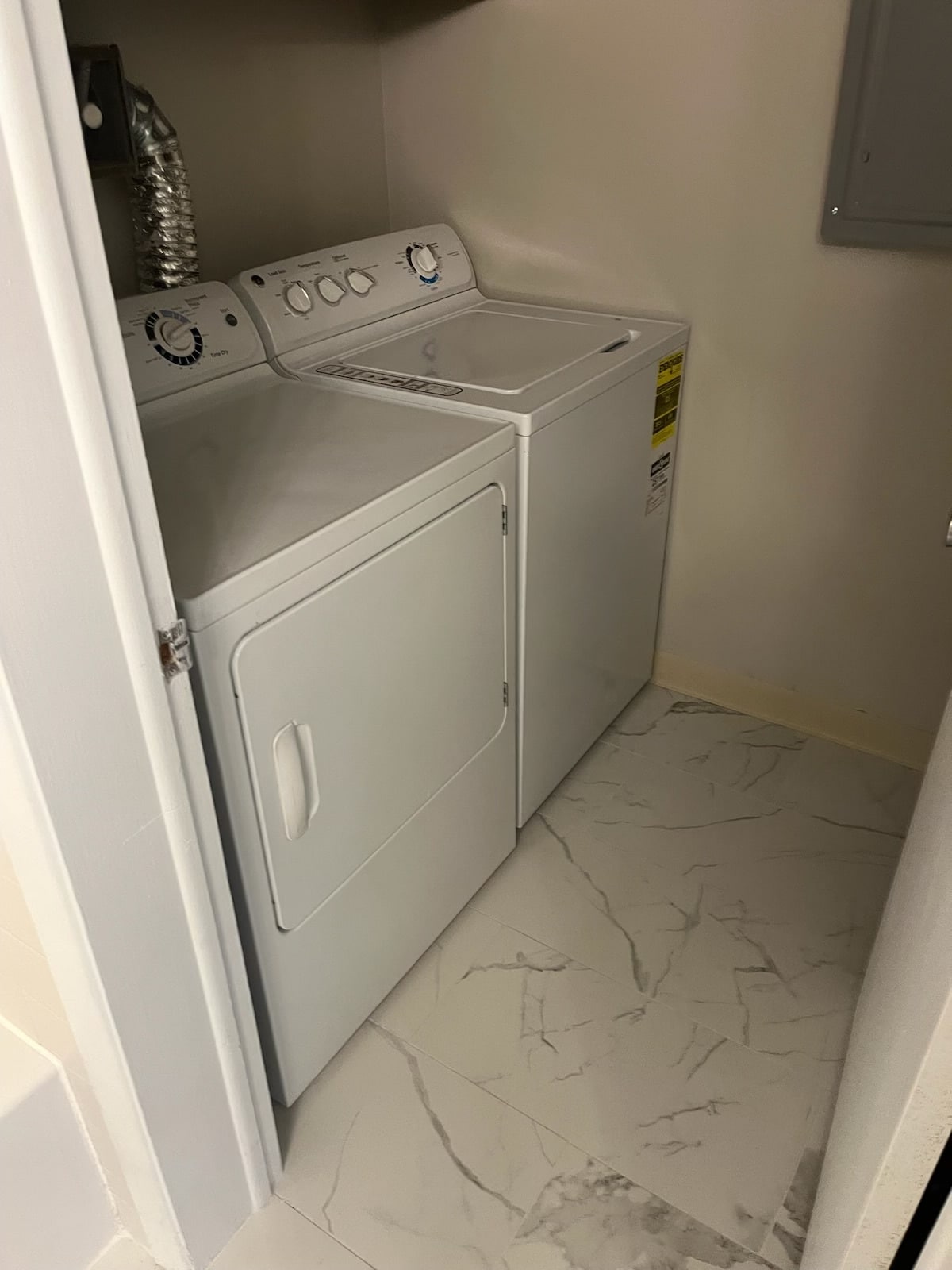 Building Photo - 1263 Lost Nation Rd