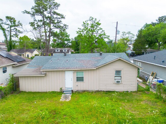 Building Photo - 505 Sikes St