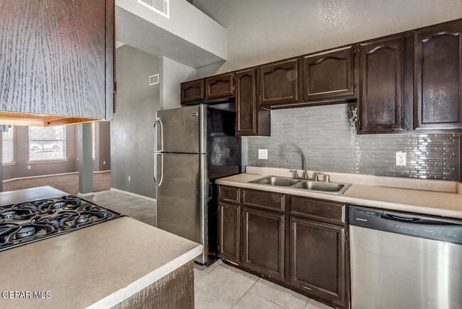 Building Photo - 14240 Bryce Dr