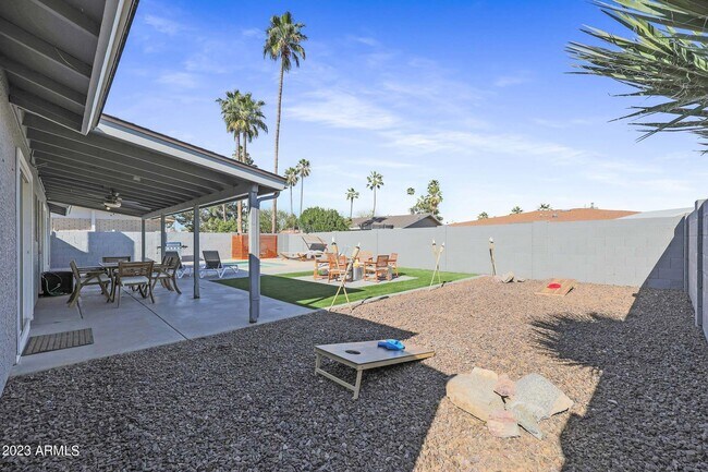 Building Photo - 421 Lila Cir