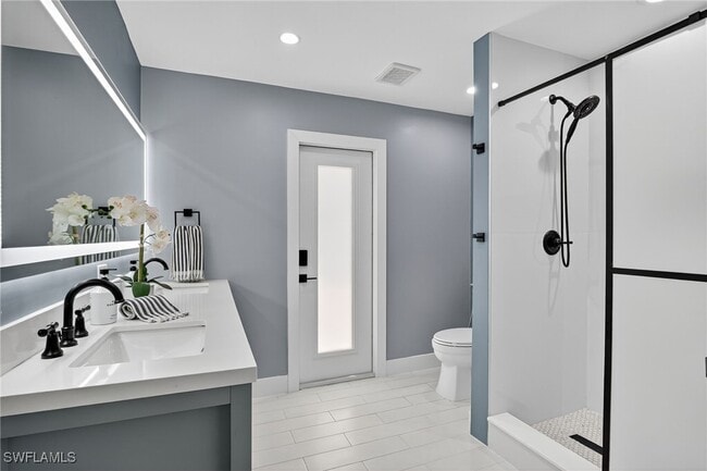 Building Photo - 5270 Berkeley Dr