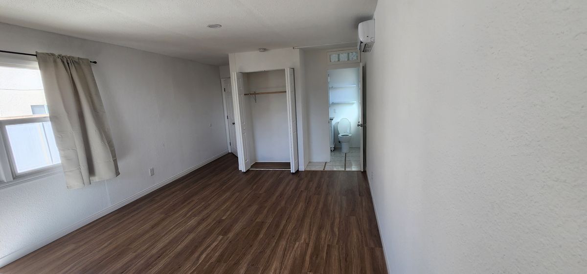 Building Photo - 719 S Walnut