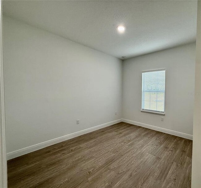 Building Photo - 1393 W Lorraine Dr