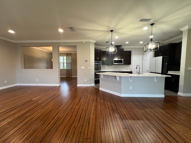 Building Photo - BEAUTIFUL 3-bedroom, 3-bathroom home in Gr...