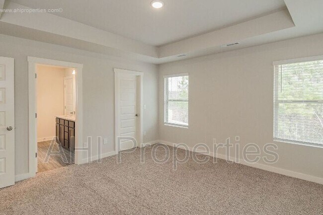 Building Photo - 3535 Misty Hollow Dr