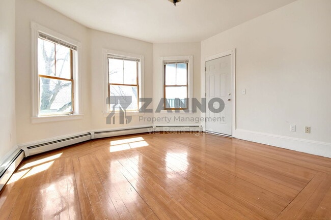 Building Photo - 19 Arnold St