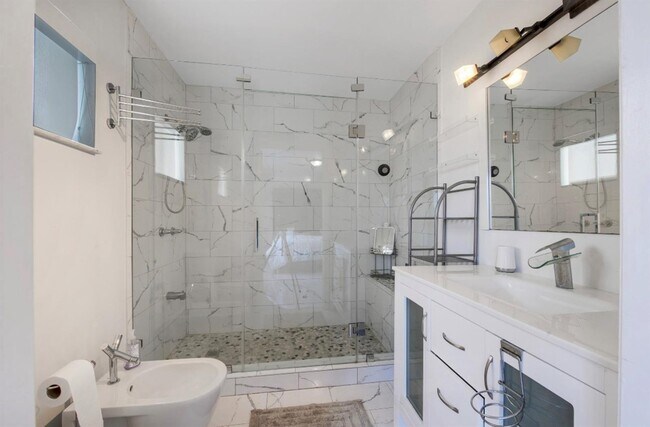 Building Photo - 18821 NW 84th Ct