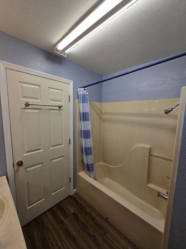 Building Photo - 1 Bed/ 1 Bath Duplex in Desha