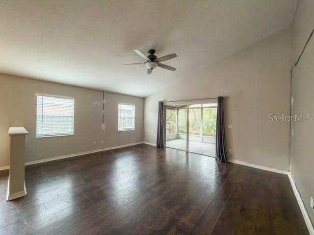 Building Photo - 925 Maple Creek Dr