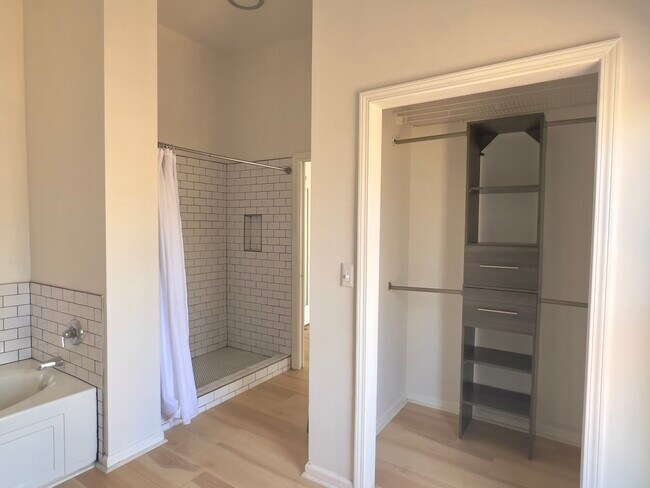 Building Photo - 2502 Wildrose Cir