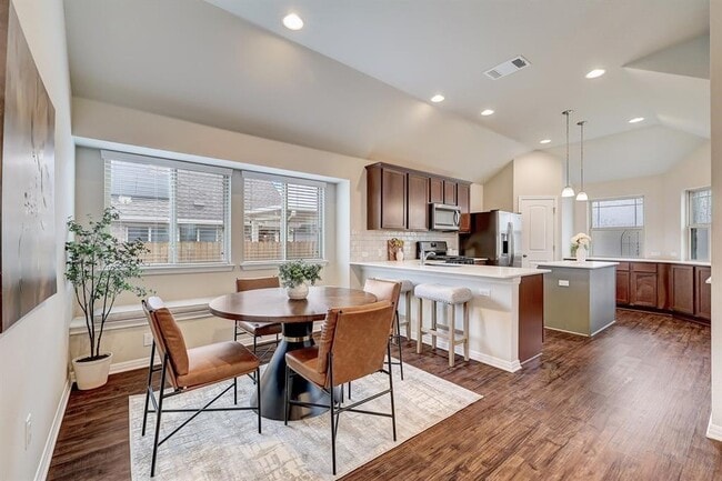 Building Photo - 124 Lasino Dr
