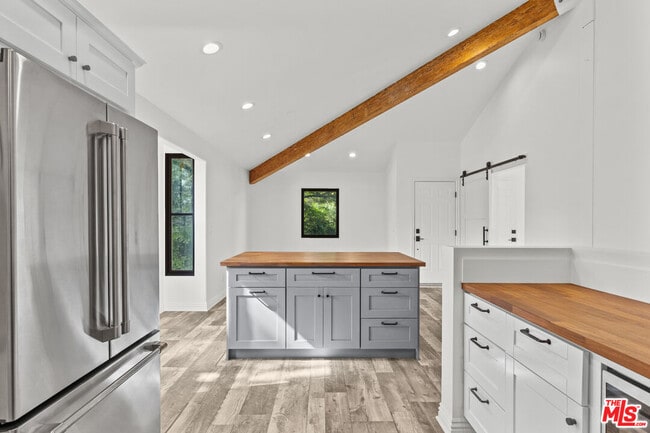 Building Photo - 4837 Gentry Ave