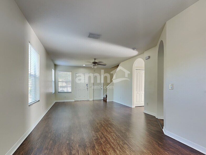 Building Photo - 8535 Quarter Horse Dr