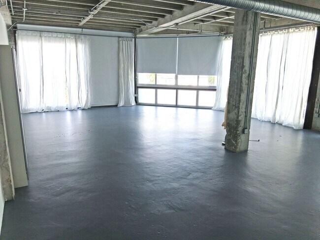 Building Photo - MIAMI LIVE WORK LOFT