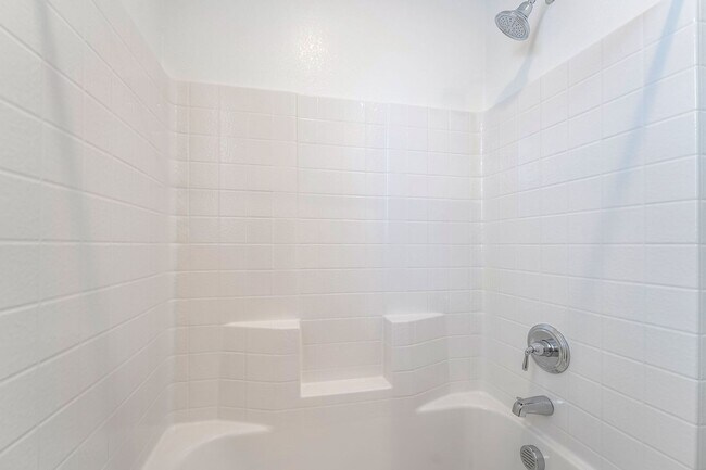 Building Photo - Goregous Brand New 4 Bedroom For Lease!