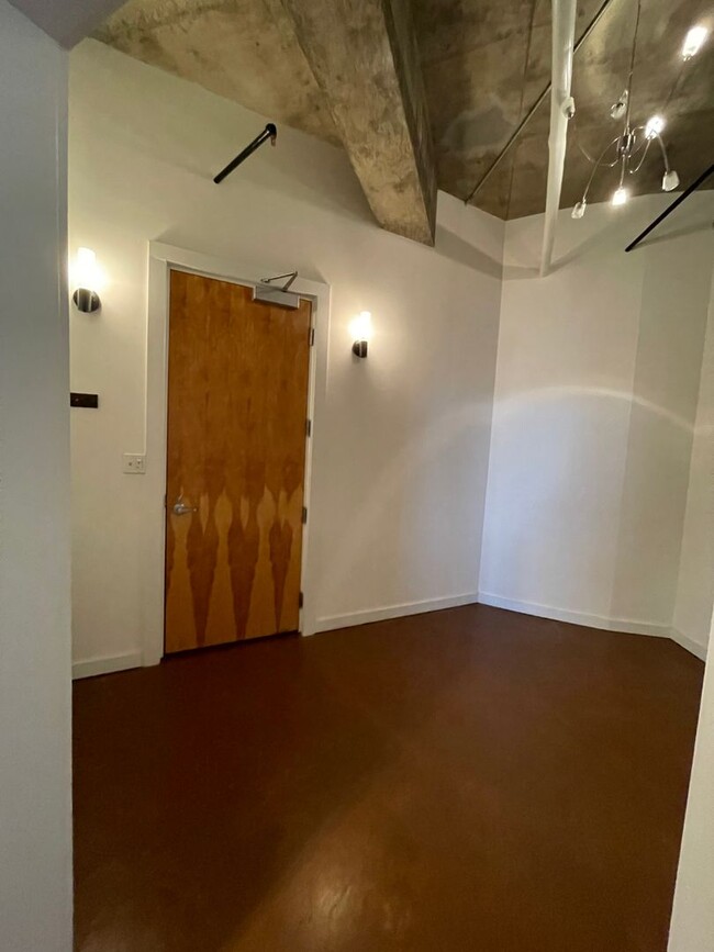 Building Photo - The Rotunda Urban Lofts