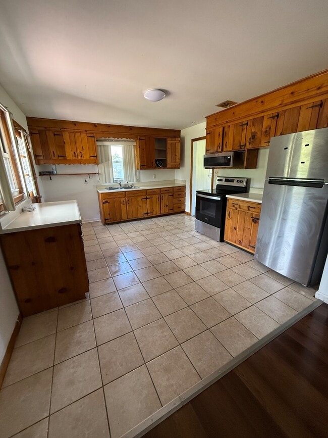 Building Photo - 275 Bellmeade Dr