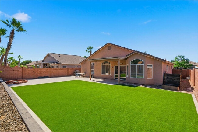 Building Photo - 4414 E Villa Rita Dr
