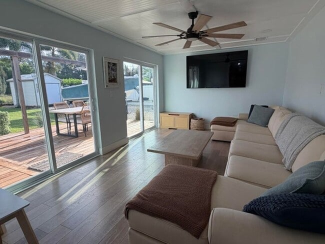Building Photo - 2637 Exuma Rd