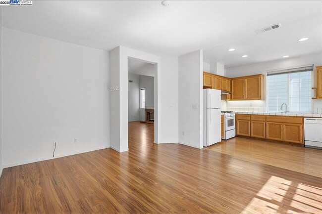 Building Photo - 119 Orr Rd