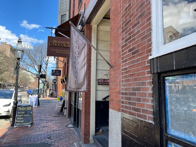 Building Photo - 100 Charles St