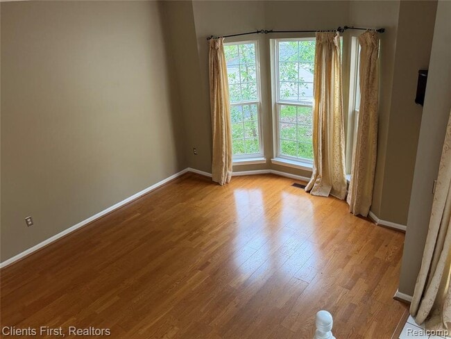 Building Photo - 35285 Pennington Dr