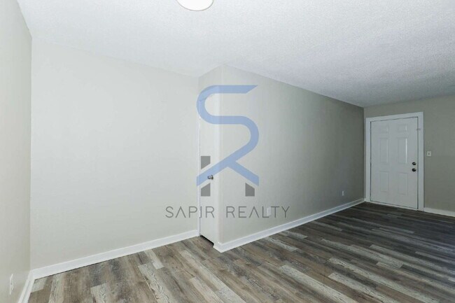Building Photo - PRE-LEASING: Newly Updated All-Electric 2BR/1.5BA in Campbelton Rd