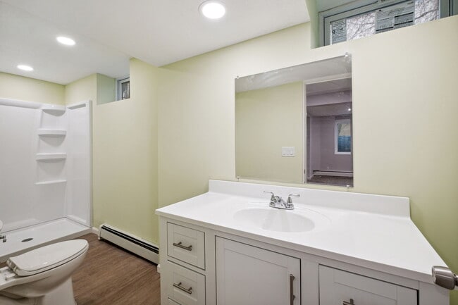 Building Photo - 1033 Bluff Ave E