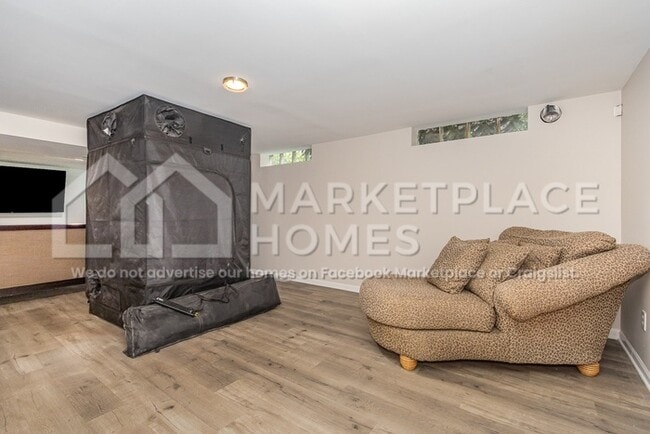 Building Photo - 13140 S 86th Ave