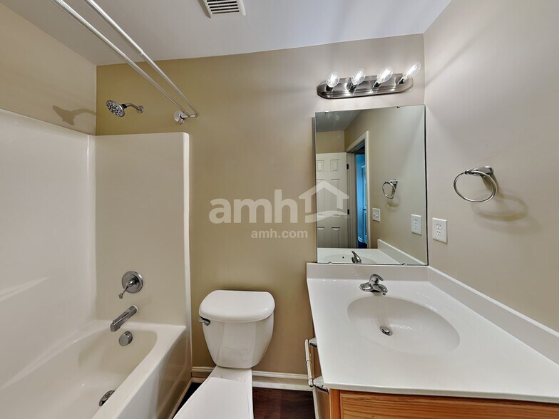 Building Photo - 5711 Falkirk Ln