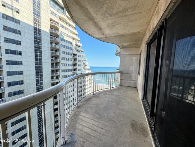 Building Photo - 3101 Boardwalk